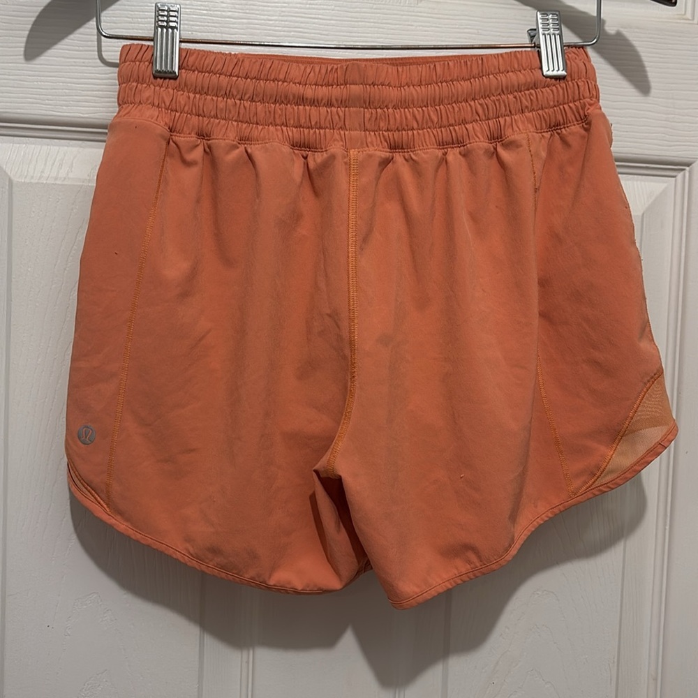 lululemon athletica hotty hot shorts Women's Coral Athletic Shorts - Picture 2 of 6